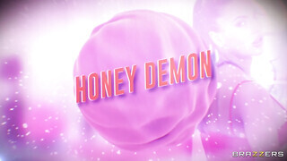 Honey Demon a csábító fitt milf anyuci
