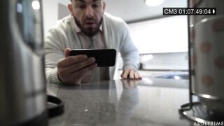 Az óriás didkós bejárónő megkúrelva