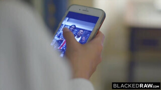 BlackedRaw - Sydney Cole és a néger hímvessző