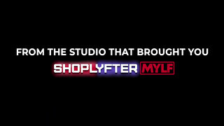 Mylf - Lenina Crowne a termetes mellű tini milf