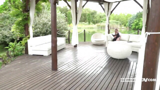 Its POV - Georgie Lyall a óriási tőgyes milf