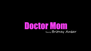 Moms Teach Szex - Britney Amber a szőrös bulás milf