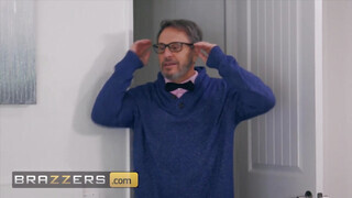 Brazzers - Kristen Scott az apja haverjával kamatyol