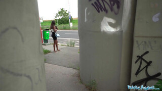 Public Agent - Óriás cickós csoki maca kufircol