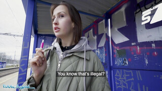 Public Agent - Tini csajszika pénzért kupakol