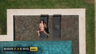 BRAZZERS - Jolee Love a gigantikus didkós tini lány