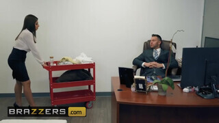 Brazzers - Ella Knox az óriás kannás argentin csajszi