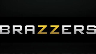 Vampirella a gigászi faszra indul be igazán - Brazzers