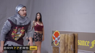Brazzers - Ivy Lebelle rácuppan a termetes lőcsre