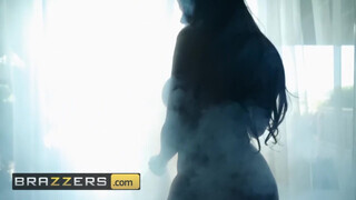 Brazzers - formás formás popós gádzsi a fürdőkádban