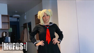 Mofos - Sweetie Fox a cosplayes csaj hátsó nyílásba rakva