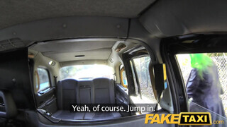 Fake Taxi zöld hajú maca segge kúrható
