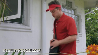 Reality Kings - kivarrott mami és egy tini pénisz esete