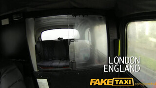FakeTaxi - nagy csöcsű debella nőci a taxiban
