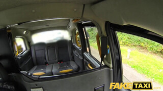 Fake Taxi - Óriási cickós milf megdöngetve a hátsó ülésen