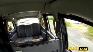 Fake Taxi - Amber Jayne lovagol a taxis kukiján