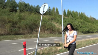 Gigászi mellű zsenge bige pénzért hancúrozik - Public Agent