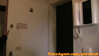 FakeAgent - bárban felszedett csaj castingon