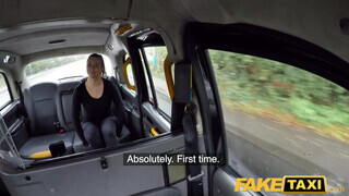 Fake Taxi - Nikky Dream gigantikus tőgyes szöszi