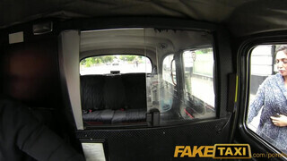 FakeTaxi - óriási mellű lány nem akar fizetni