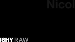 TUSHYRAW - Nicole Aria popója megkúrva
