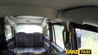 Fake Taxi - idősebb maca gigantikus kukit akar