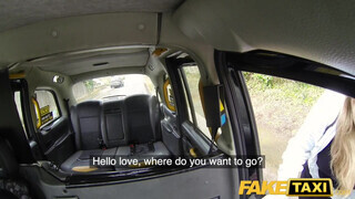 Fake Taxi - Óriási csöcsű tinédzser csajszika a hátsó ülésen