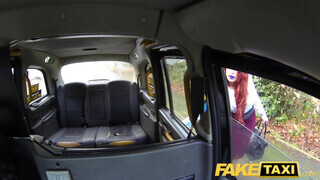 Fake Taxi - Csöcsös vörös milf megkettyintve