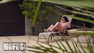 MOFOS - LaSirena69 a óriási kannás brazil szuka