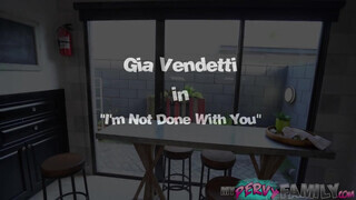 Gia Vendetti a izgató hosszú combú latin