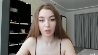 Charming Milana - Csöcsös amatőr webcamos gádzsi