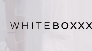 WHITEBOXXX - cuki vörös csaj beleül a gigantikus faszba