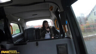 Fake Taxi - Little Eliss a méretes didkós tinédzser