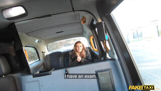 Fake Taxi - 18 éves bige hátsó nyílásba dugva