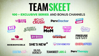TeamSkeet - Crissy Kay megujjazott kicsike ánusza