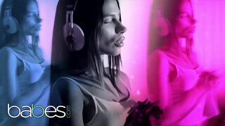 Babes - Baby Nicols teljesen felajzott