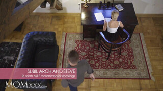 MOMxxx - Subil Arch a szívdöglesztő orosz mami