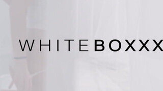 WhiteBoxxx - Ginebra Bellucci a bájos latina gádzsi