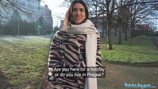 Public Agent - Lena Coxx borotvált cunija megkettyintve