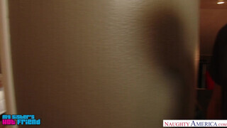 Kennedy Leigh és Ashlyn Molloy édeshármasban szeretkeznek - Naughty America