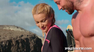 Private com - Cherry Kiss a kívánatos szörfös bige