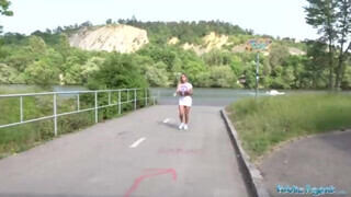 Public Agent - Termetes tőgyes szép fenekű nőci
