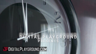 DigitalPlayground - Kira Noir a fullos félvér gádzsi