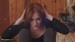 Deeper - Jia Lissa benyeli a hatalmas dárdát