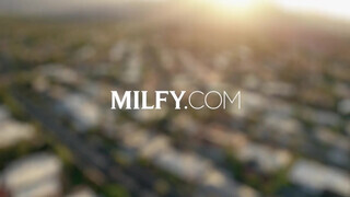 MILFY - Penny Barber cunija megkúrelva