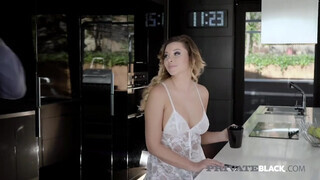 PrivateBlack - Anna Polina a óriási kannás tini bige