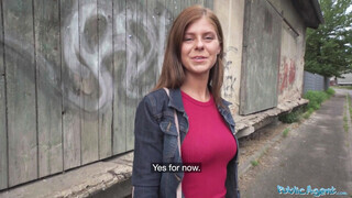 Public Agent - Tiffany Blue a szívdöglesztő formás fenekű bige