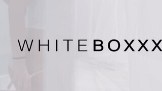 WhiteBoxxx - Lena Reif a méretes kannás orosz csajszika