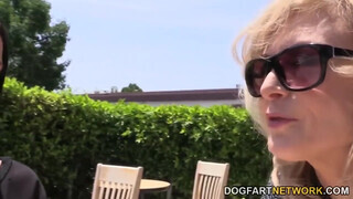 Nina Hartley és Raven Bay meg a barna manus