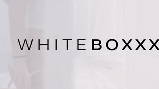 WHITEBOXXX - Liya Silver a kívánatos csöcsös csajszika
